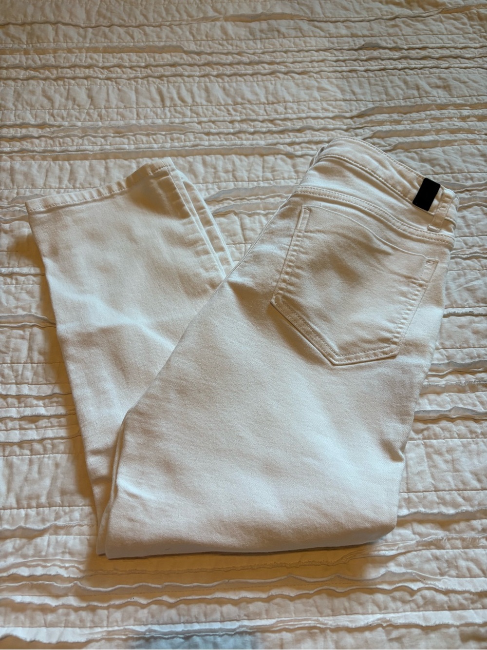 Simply Vera wang white denim capri pants